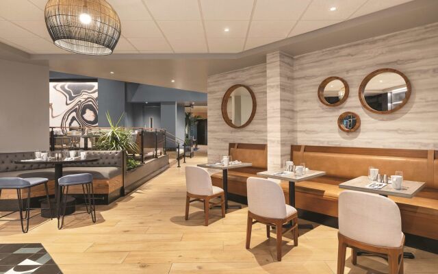 DoubleTree Suites by Hilton Hotel Tampa Bay