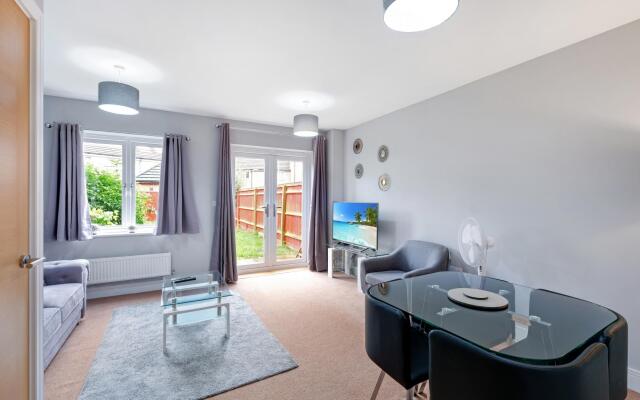 Heathrow Living Holywell Springs Serviced House