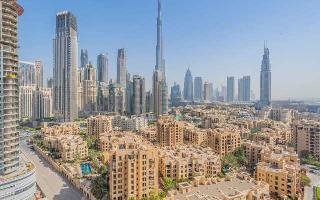 Glamorous Apartment Facing Burj Khalifa