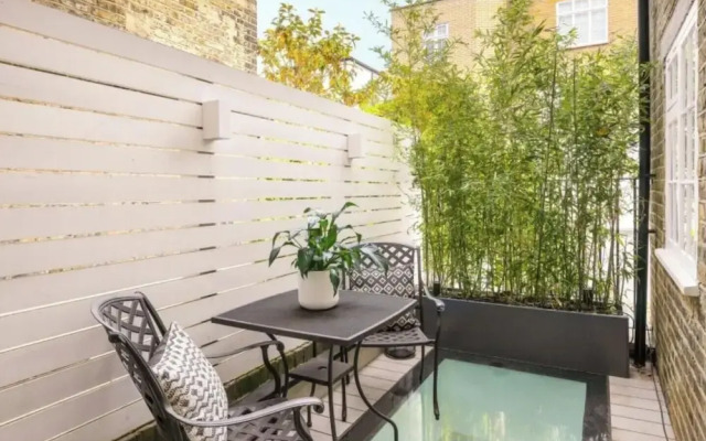 Luxury Shawfield Apartment in London