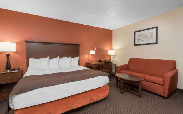 AmericInn by Wyndham Worthington