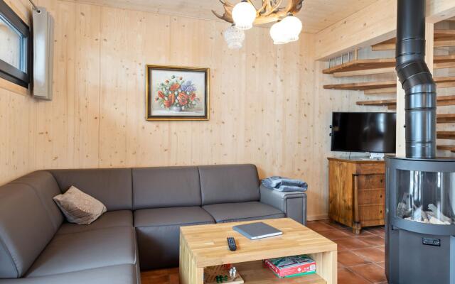 Deluxe Holiday Home in Hohentauern with Hot Tub