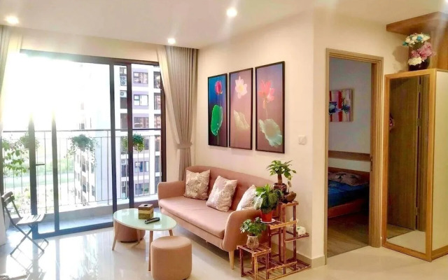 Canh Apartment in Vinhome Skylake