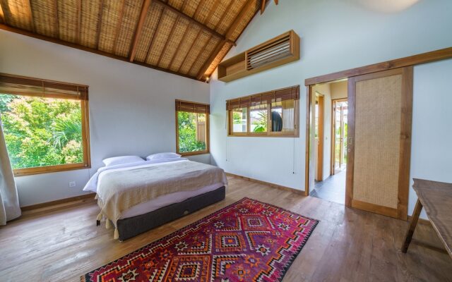 Villa Kauh - Luxury Tropical 5BR Villa
