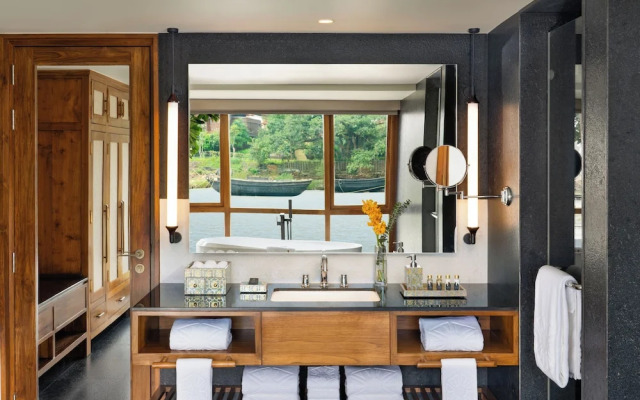 Taj Ganga Kutir Resort & Spa, Raichak