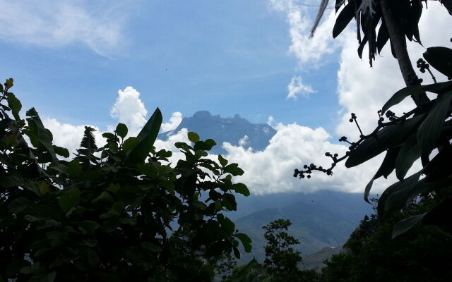 Laban Rata Resthouse Hostel