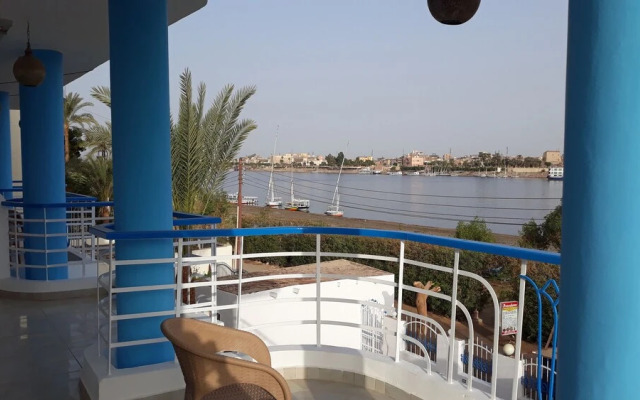 Hofni Palace Nile Niew