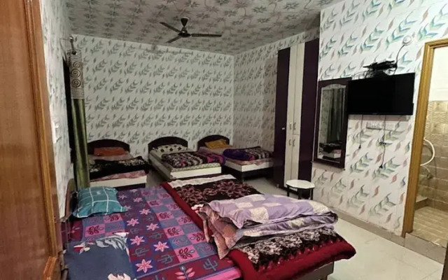 Goroomgo Maheshwari & Banquet Hall Tehri