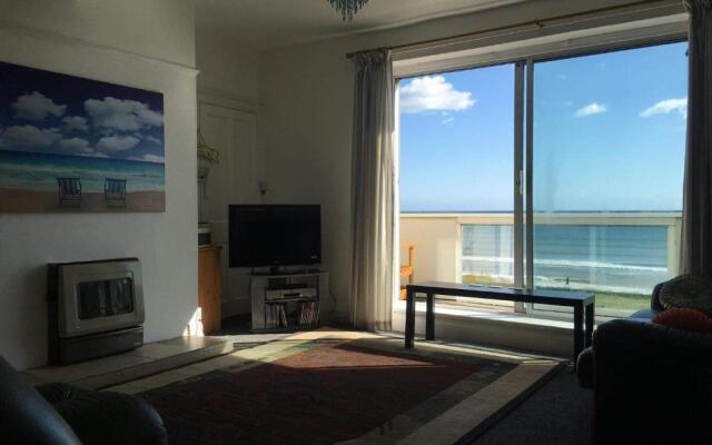 Clifftop Apartment