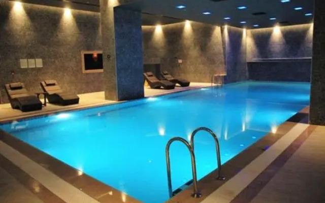 Luxury Residence in 5 star Hotel for Professionals