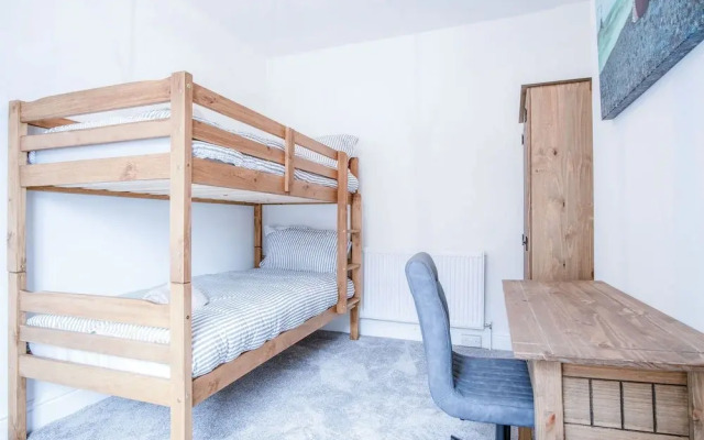 Castle Square - 2 Bedroom - Mumbles
