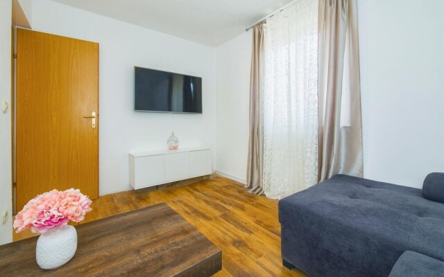 Amazing Home in Sutivan With Wifi and 3 Bedrooms