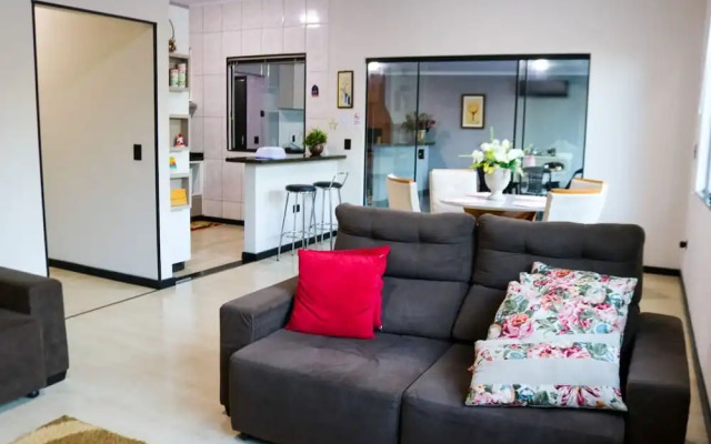 Casa Central piscina e AC para 8 hospede