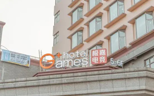 Platinum Palace  ·  Summit  Hotel