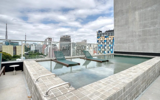 Tabas by Blueground Arvo Rebouças