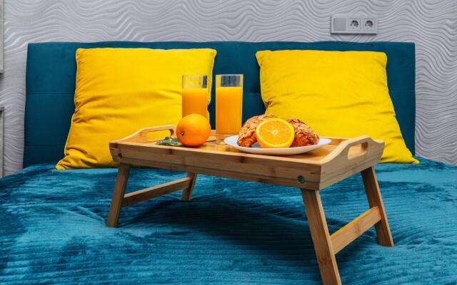 Orange Apart Alpine Quarter