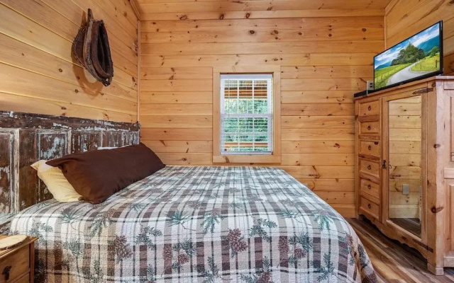 The Homestead 2 Bedroom Cabin