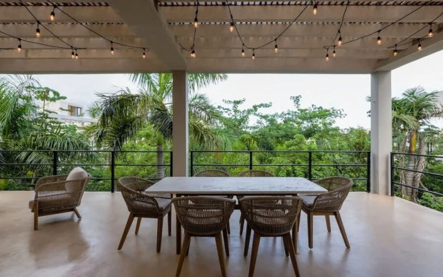 Luxury Penthouse w Private Pool Stunning Views