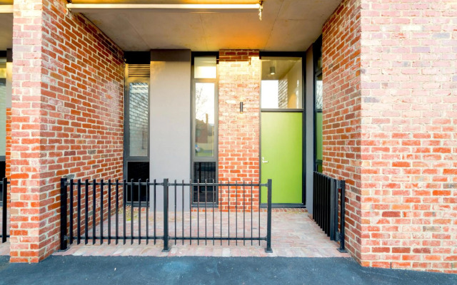 Mega Style Apartments West Melbourne Townhouse
