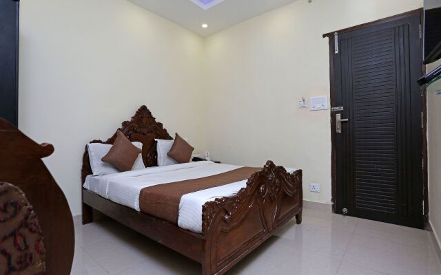 OYO 13243 Hotel City Castle