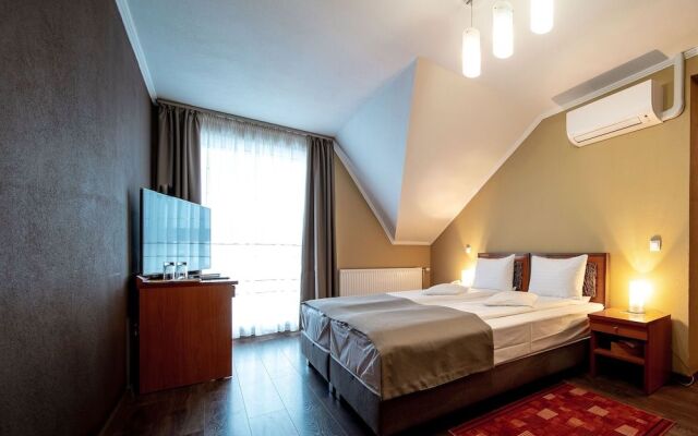 Areo Hotel & Restaurant