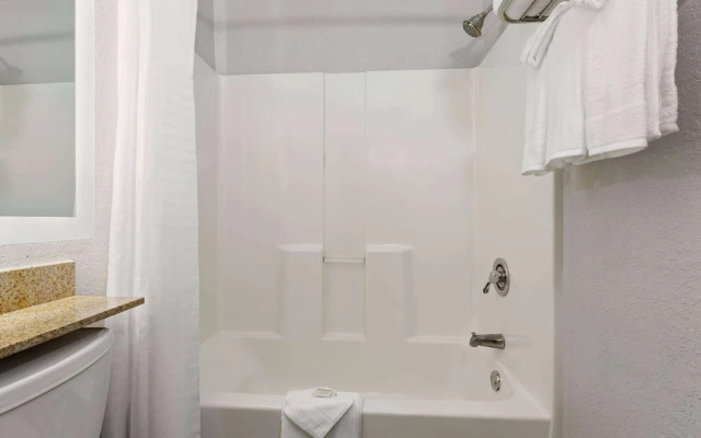 Microtel Inns And Suites Zephyrhills