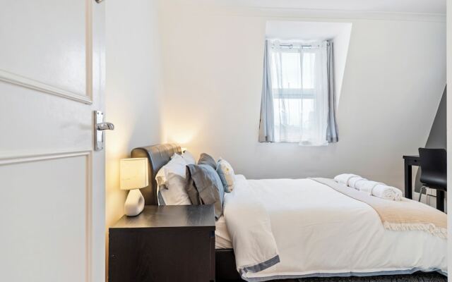 Charming London Apartment With 2 Bedrooms