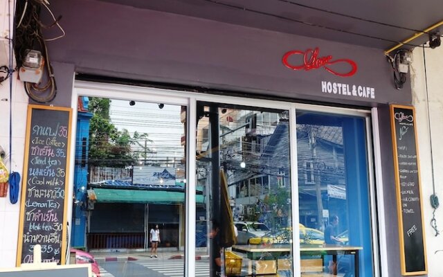 BTS Khaosan Hostel