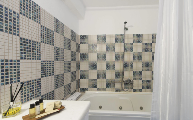 Kastro Suites