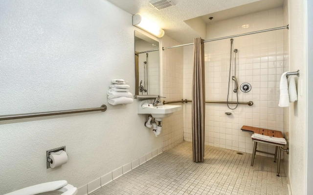Motel 6 Carlsbad, CA Beach