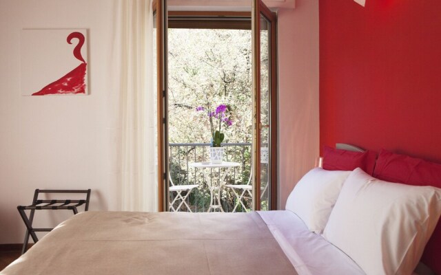 Isa Guest Rooms