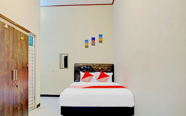 Sakinah Family Residence by OYO Rooms – Guest Rooms – Tulungagung
