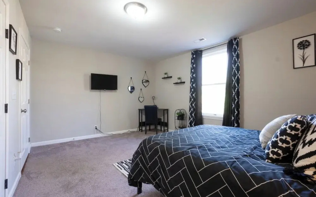 Charming Huntsville Home w/ Deck!