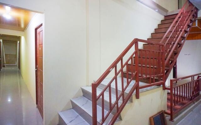 OYO 93066 D'niel Homestay Syariah