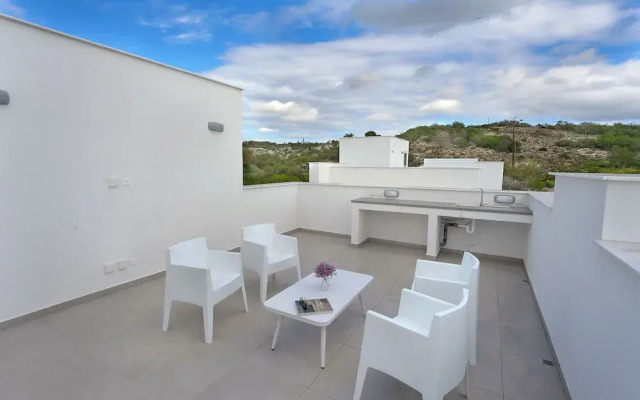 Sun & Moon Luxury 4-bedroom Villa