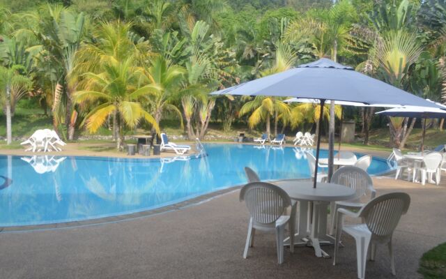 Virgo Batik Resort Teluk Batik Lumut