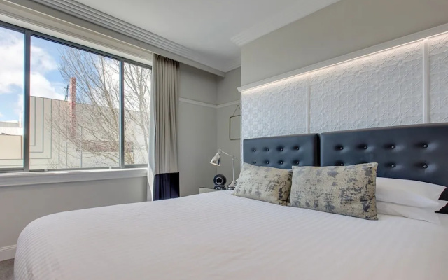 Mountain Retreat, Steps From Train Station – Guest Rooms – Sydney