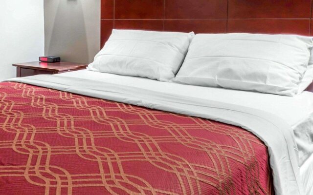 Econo Lodge South Ozone Park