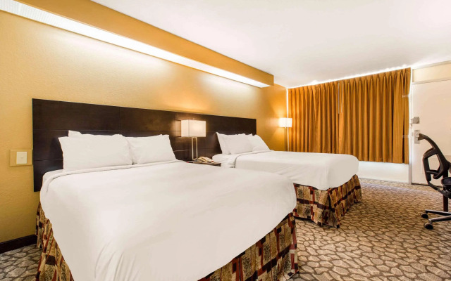 Ramada by Wyndham Santee I-95