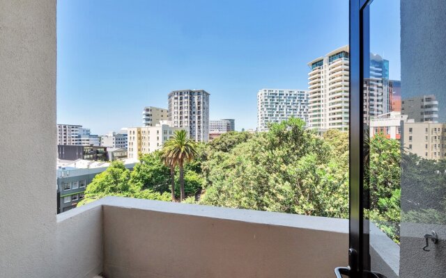 Central 3 bed, loft apartment in the CBD w Parking