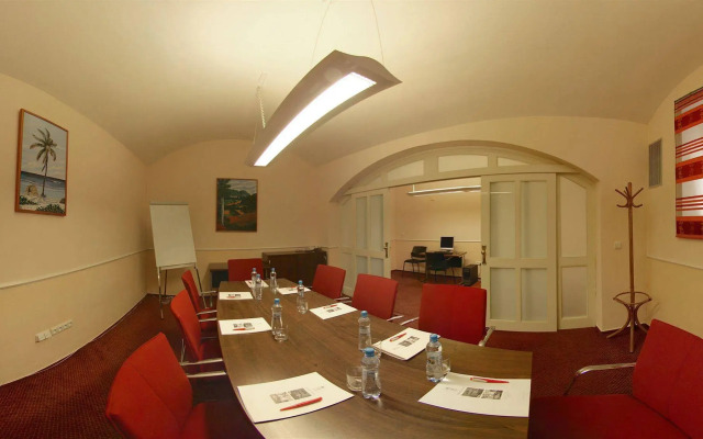 Anna Hotel