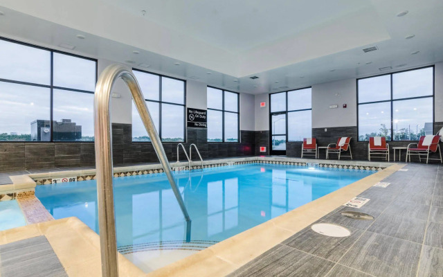 Flag Point Inn & Suites Pratt by FairBridge