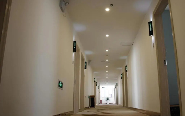 GreenTree Alliance Yichun Fengcheng Jianyi Avenue Hotel