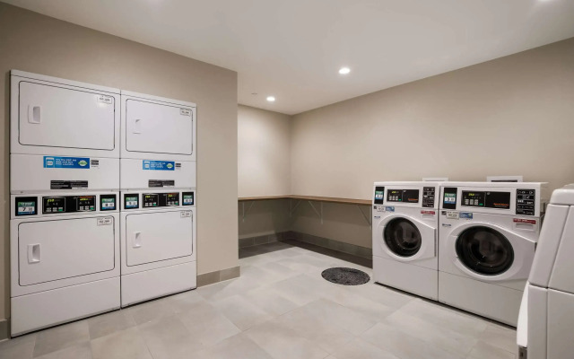 Everhome Suites Corona
