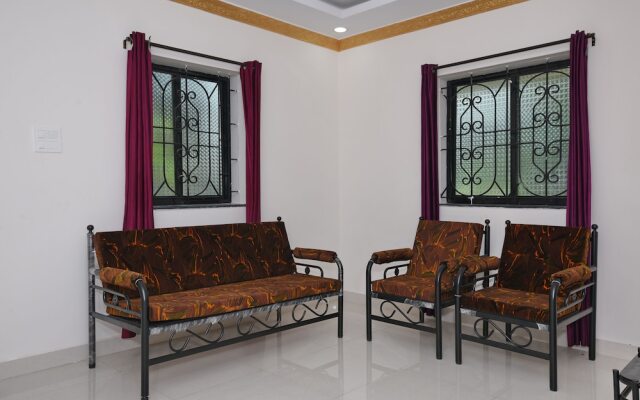 OYO 19828 Home Modern 2BHK Near Club Cubana