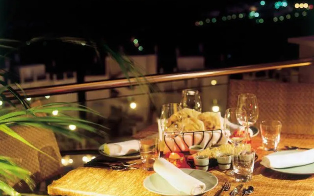 Las Lomas Village – Luxury Apartments