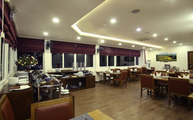 West Lake Home Hotel & Spa