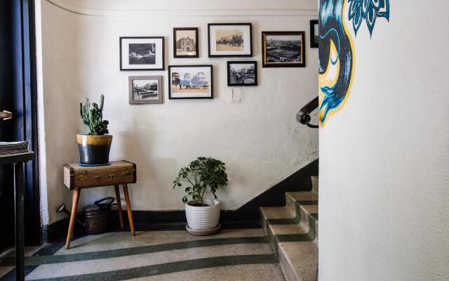 Firehouse Hostel & Lounge