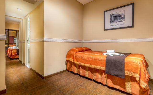 Up Viamonte Hotel