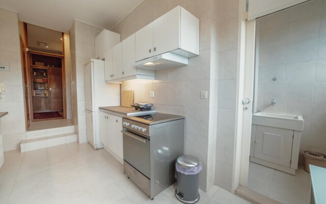 Grand Botanic Garden Apartment by Vacationy